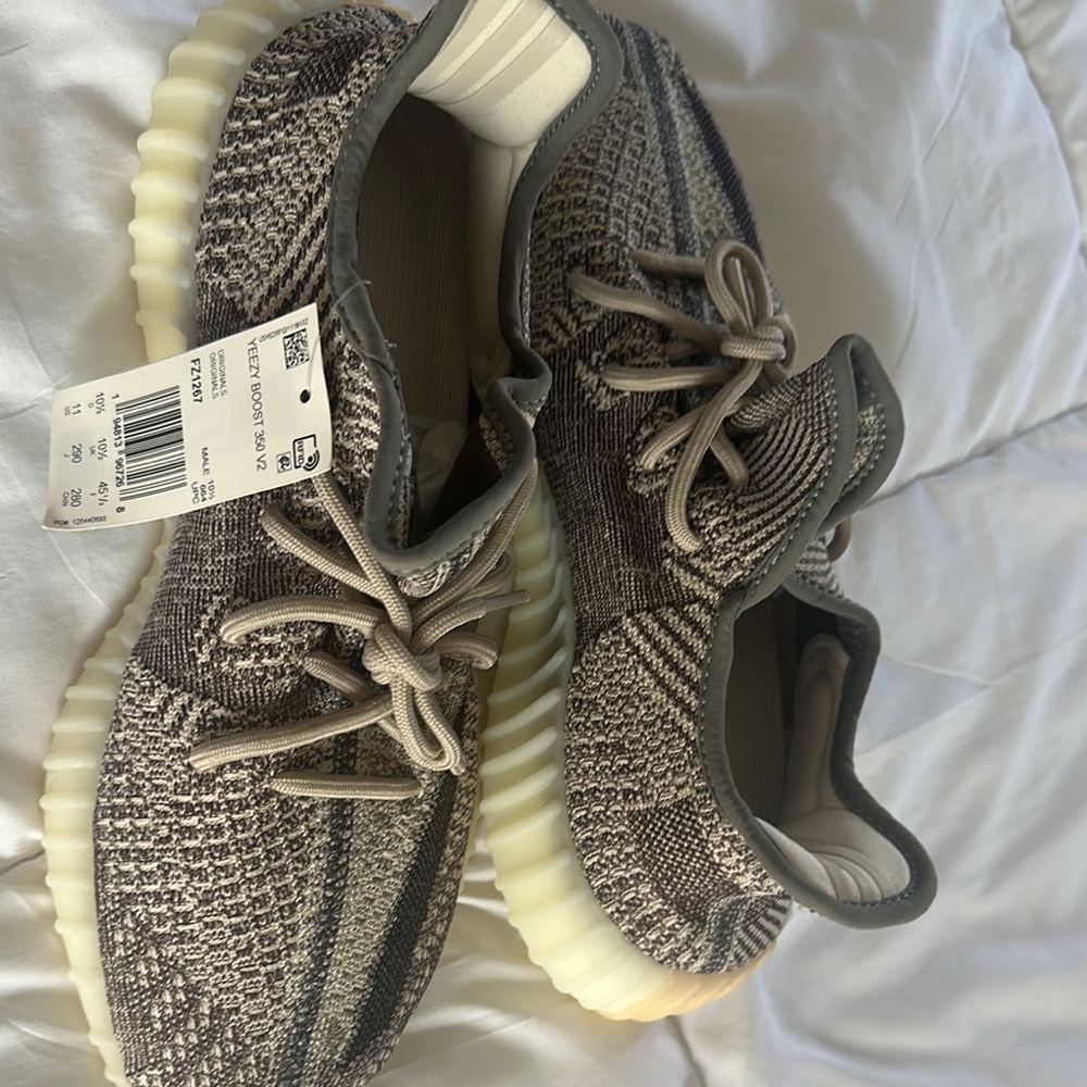 Adidas Yeezy Boost 350 V2 Sneakers